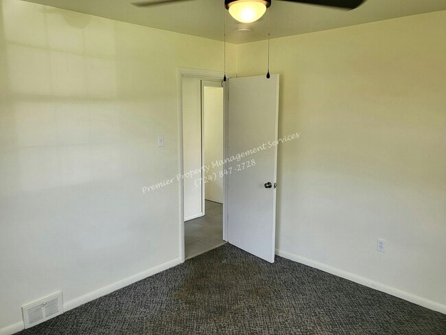 Building Photo - 136 Sawyer Dr