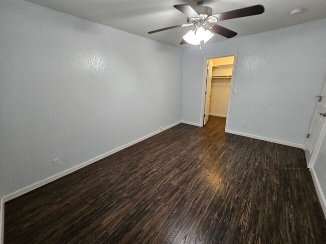Building Photo - Beautiful 2 Bed Condo