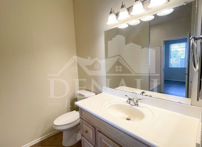 Building Photo - 2929 W Yorkshire Dr