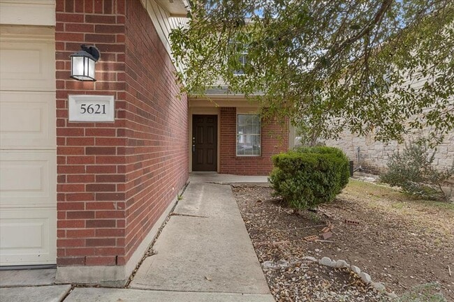 Building Photo - 5621 Abby Ann Ln