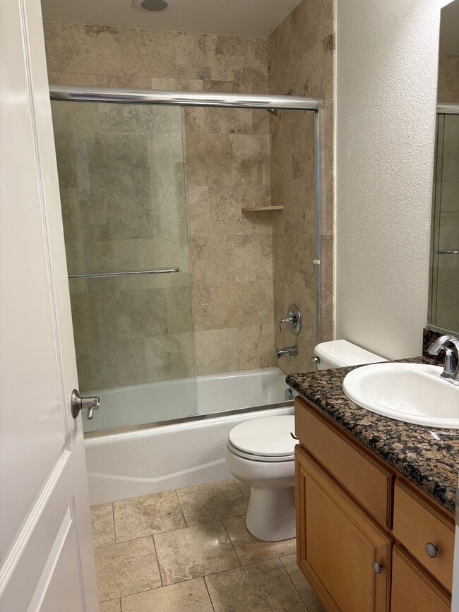 Building Photo - 4023 Bluff View Way