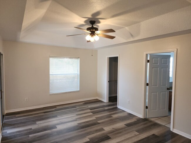 Building Photo - 3/2 Gentle Breeze~Quail Valley~A GREAT HOME!