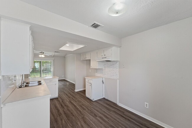 Building Photo - 10407 Lantry Way