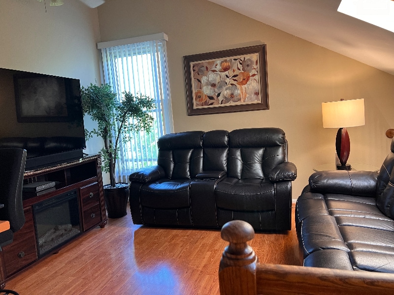 Building Photo - 2694 College Hill Cir