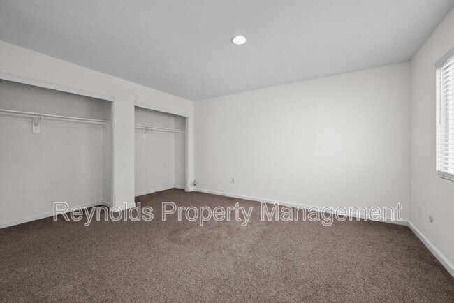 Building Photo - 601 R Ave
