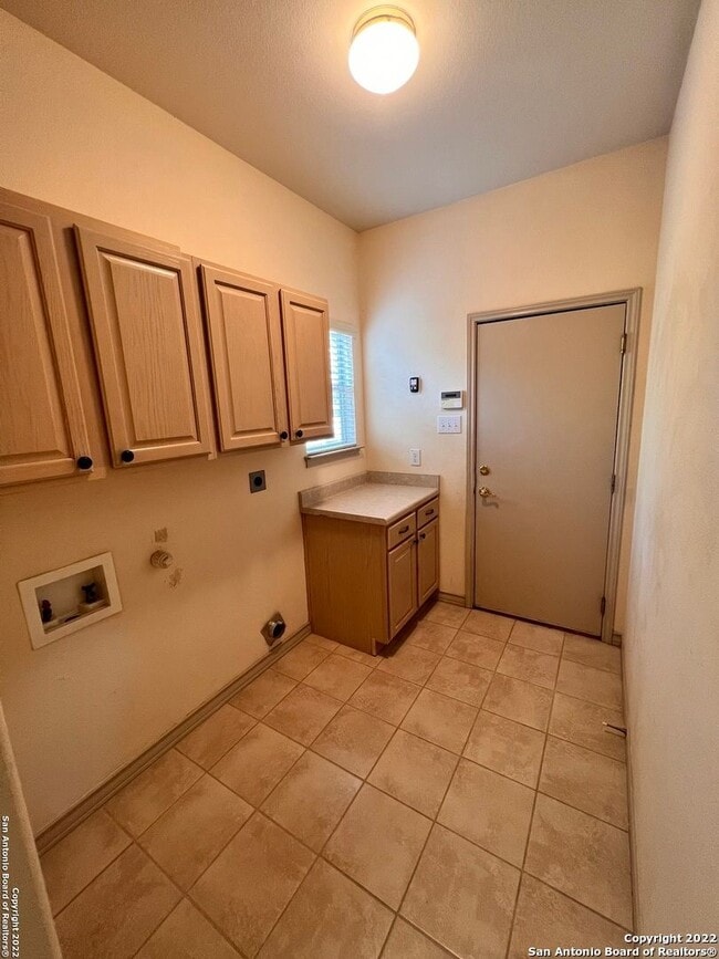 Building Photo - 4 Bedroom/3.5 bath The Vineyard Subdivision