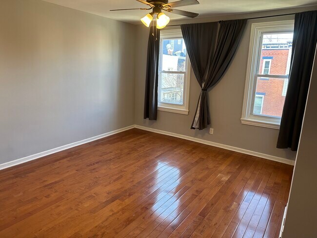 Building Photo - 1413 E Berks St