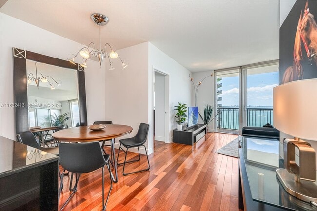 Building Photo - 1750 N Bayshore Dr