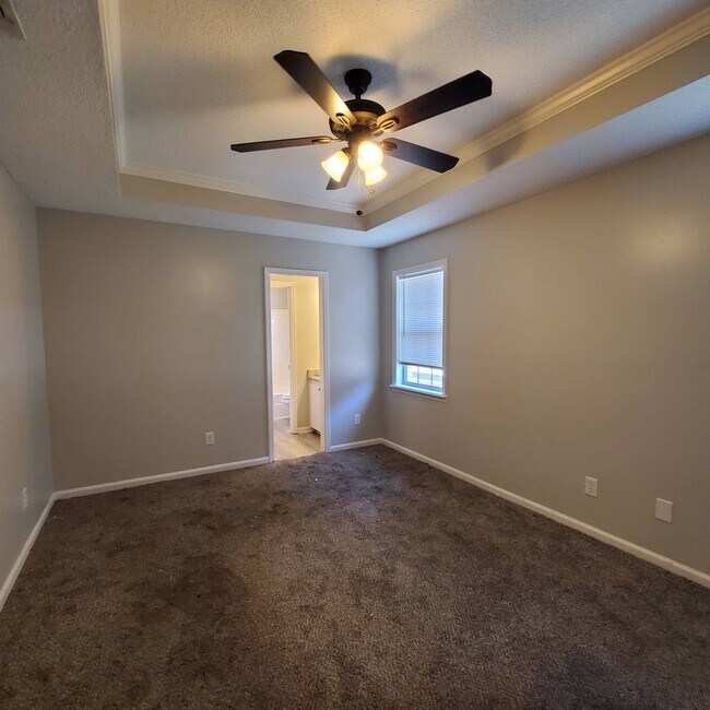 Building Photo - Southern Comfort: Your Dream Rental Home i...