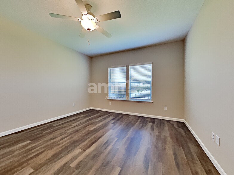 Building Photo - 300 Anastasia Park Rd