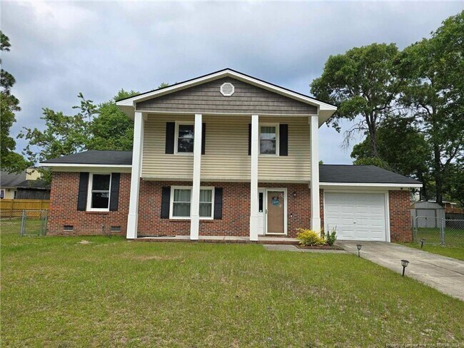 Building Photo - Conveniently located 3 bedroom!