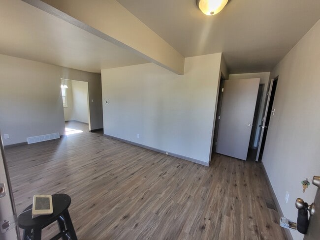 Primary Photo - 17 Wheatridge Dr