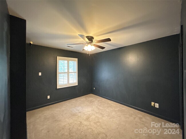 Building Photo - 6740 Constitution Ln
