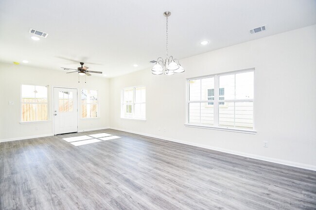 Building Photo - 12202 Heather Flower Ln