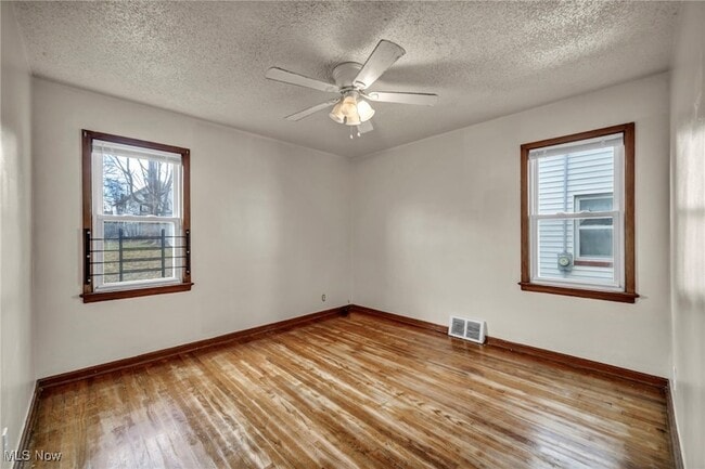 Building Photo - 10213 Dove Ave