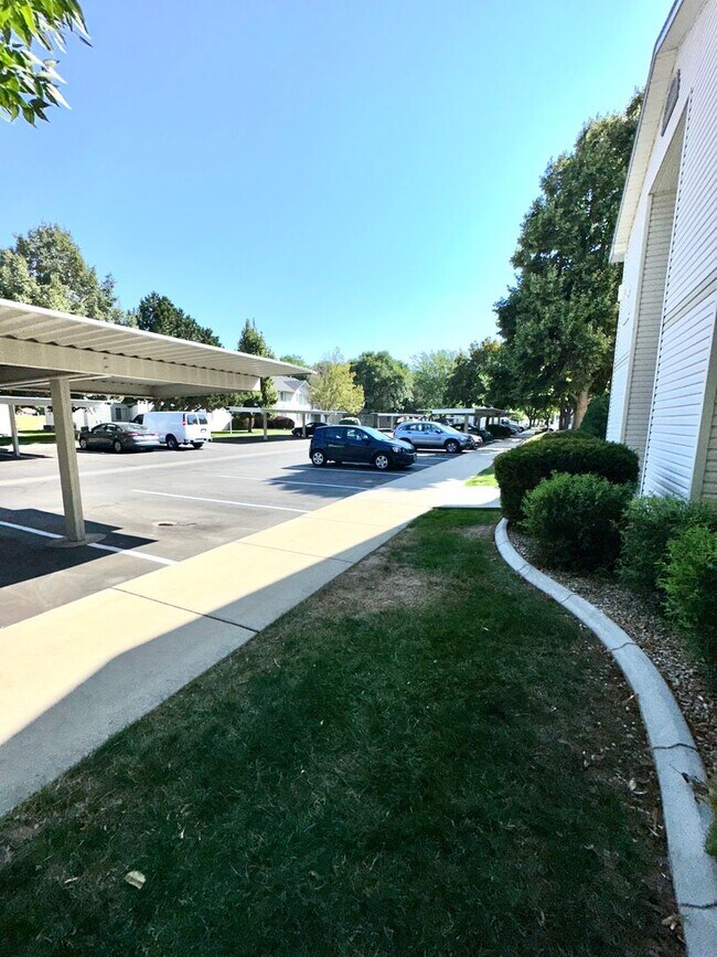 Building Photo - Affordable living at The Westside Apartments
