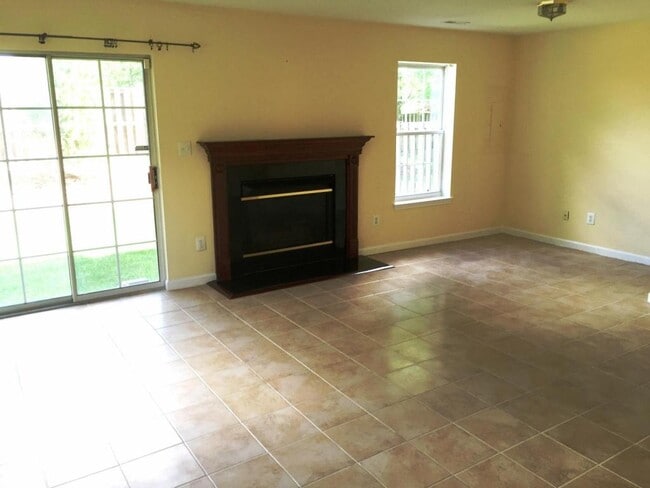 Building Photo - 2531 James Maury Dr