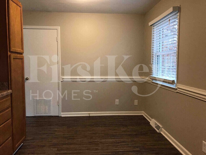 Building Photo - 4114 Farmbrooke Dr