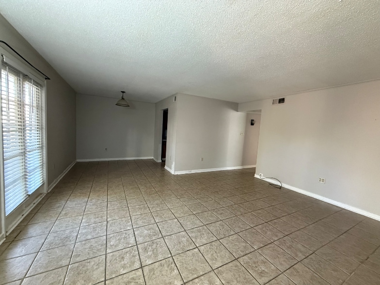 Building Photo - 11271 Florida Blvd