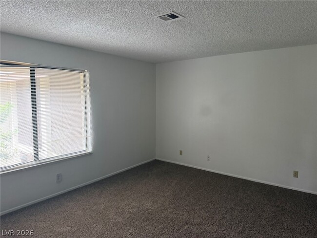 Building Photo - 2119 Pine Breeze Ln