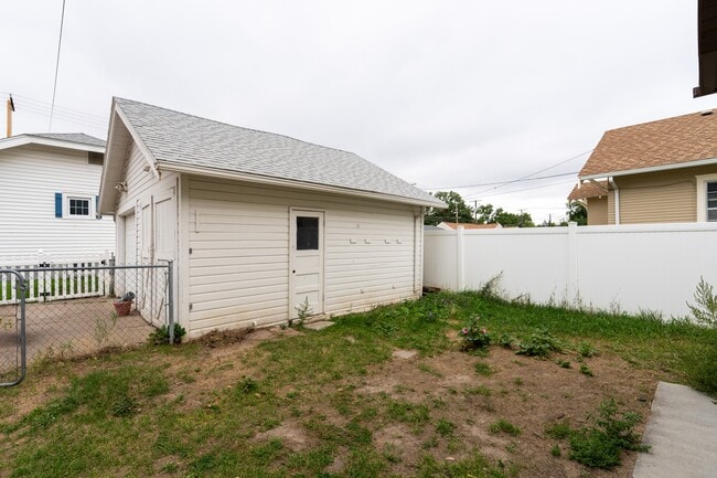 Building Photo - 2526 1st Ave N