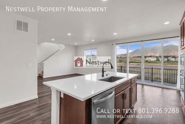 Building Photo - 1836 N Willet Dr