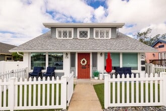 Building Photo - Beautifully updated 3-bedroom, 2.5-bathroom Craftsman in the heart of South Park