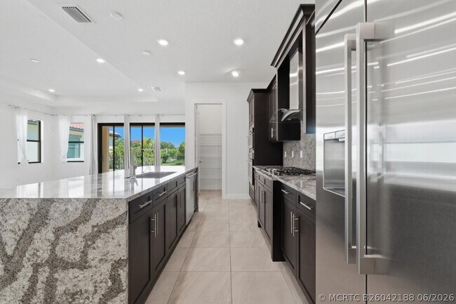 Building Photo - 11760 Bayview Cir