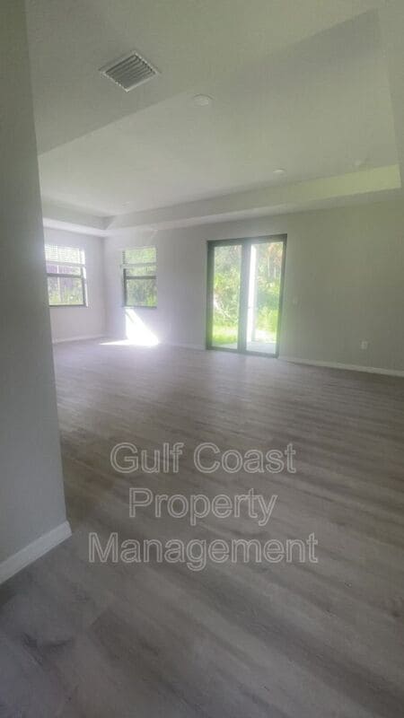 Building Photo - 1926 Marlay Ave