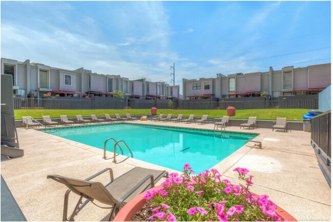 Building Photo - Downtown Tulsa High-Rise Living with Incredible Views and Utilities Included!