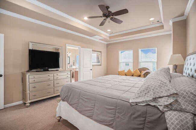 Building Photo - 1333 N Meyer Ave