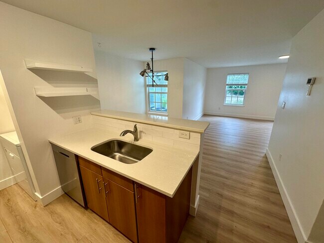 Building Photo - 1020 Crystal Way