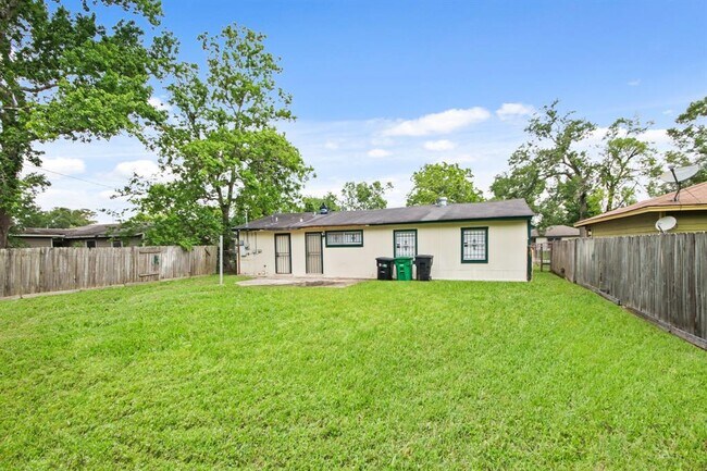 Building Photo - 7306 Parker Rd