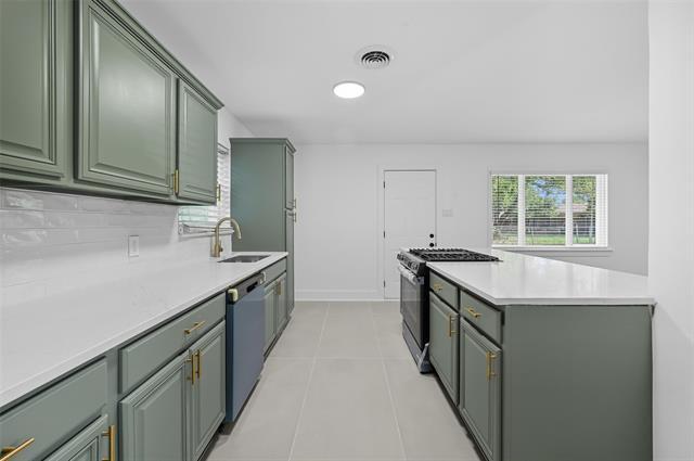 Building Photo - 2251 Hartline Dr