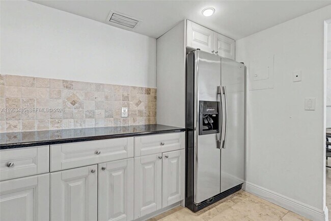 Building Photo - 2851 NE 183rd St