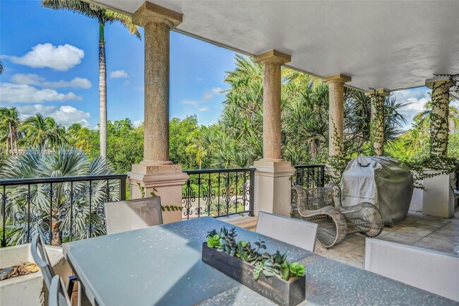 Building Photo - 19227 Fisher Island Dr