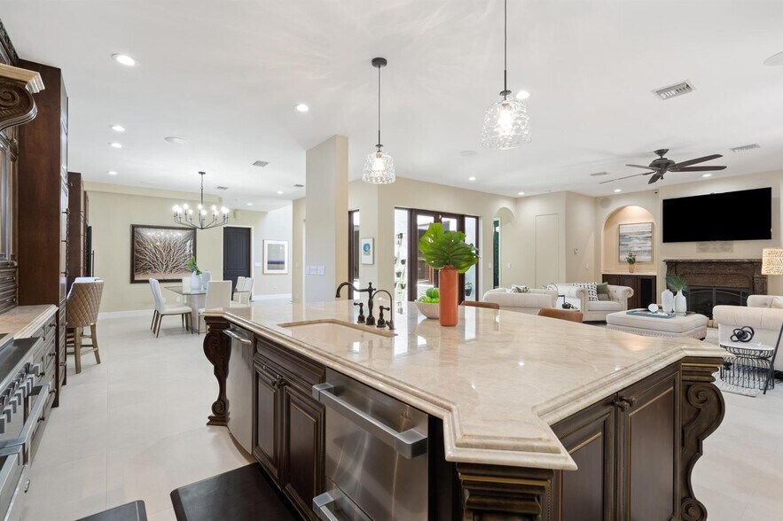 Building Photo - 1312 SE 2nd Ct