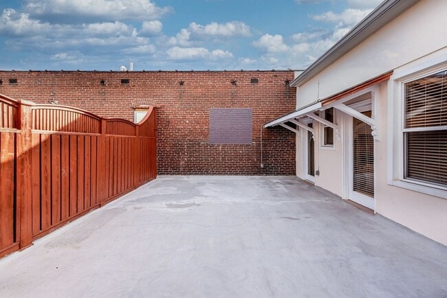 Building Photo - RARE OPPORTUNITY 1,200 SF ± Apartment in T...