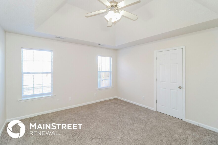 Building Photo - 5890 Carrel Cove