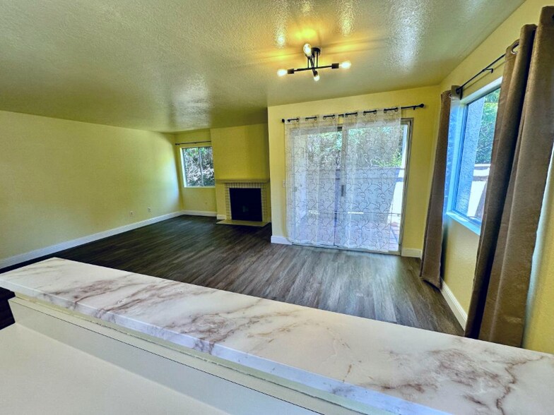 Building Photo - 11275 Avenida De Los Lobos