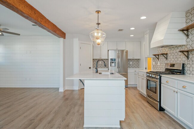 Building Photo - 235 Sotir St NW