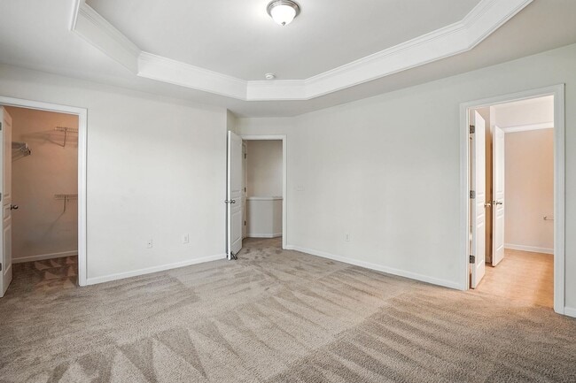 Building Photo - WONDERFUL TOWNHOUSE IN CARY-3 BEDROOMS 2 1...