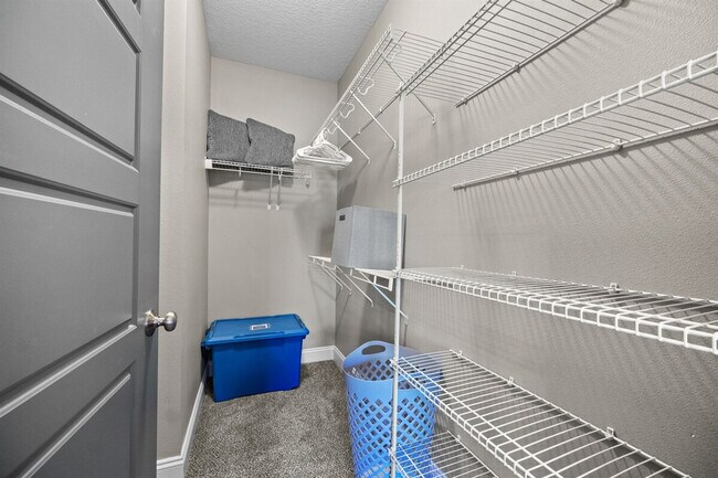 Building Photo - 8350 Cascade Ave