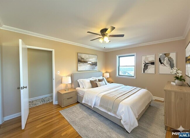 Building Photo - 3091 Edwin Ave