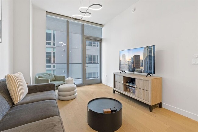 Building Photo - 44 East Ave