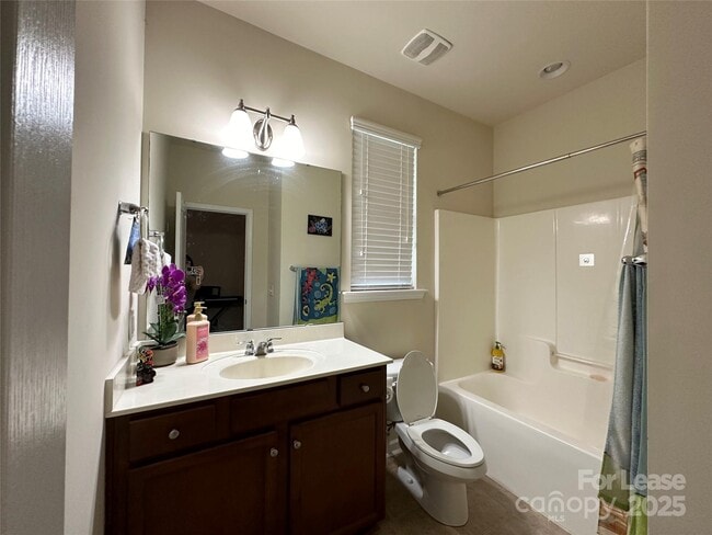 Building Photo - 835 Skybrook Falls Dr