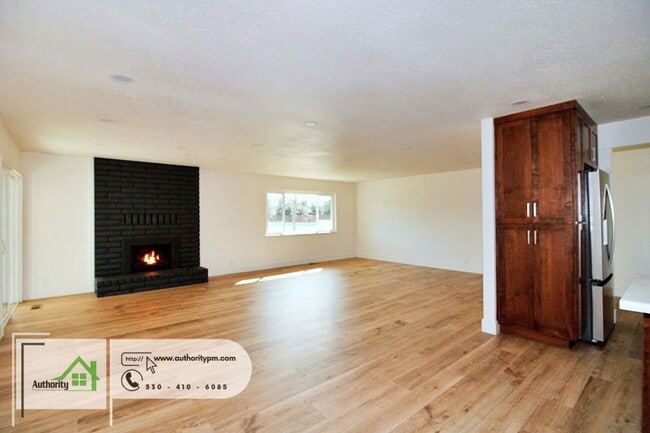 Building Photo - 9905 Merryhill Ln