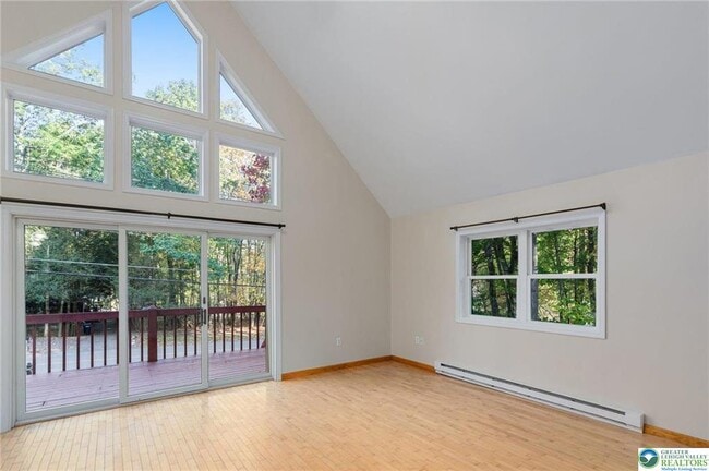 Building Photo - 273 Four Seasons Dr