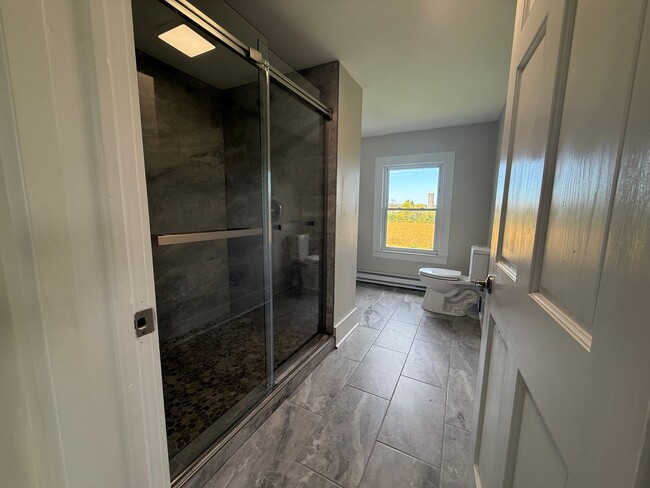 Building Photo - Amazing Remodeled Farm Home