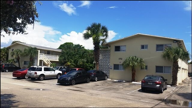 Building Photo - Beezy - 1751 NE 31 St